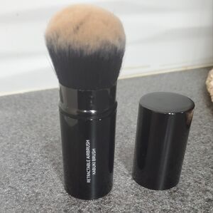 Kabuki Brush Retractable